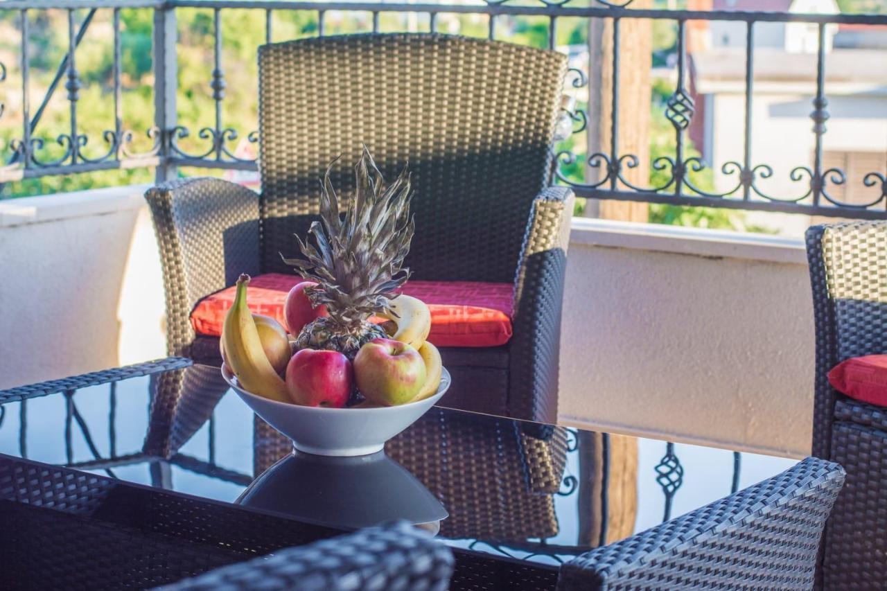 Village Holiday Apartman With Heated Pool Maslina Kostanje ภายนอก รูปภาพ